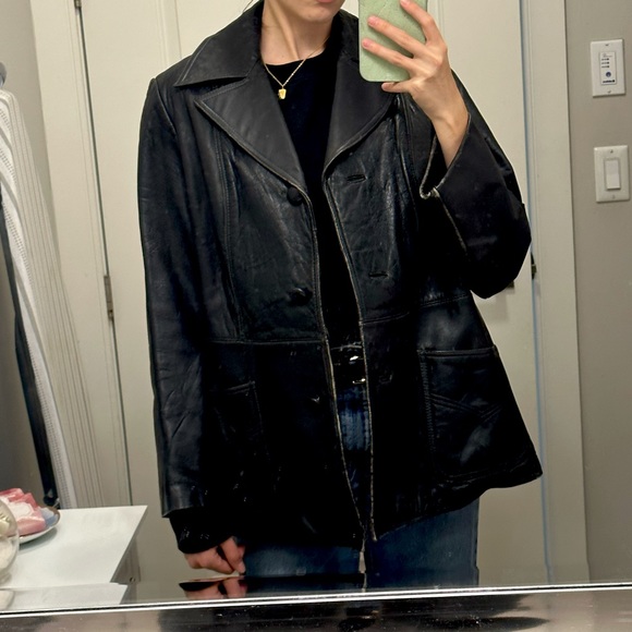Vintage black leather jacket - Picture 1 of 9